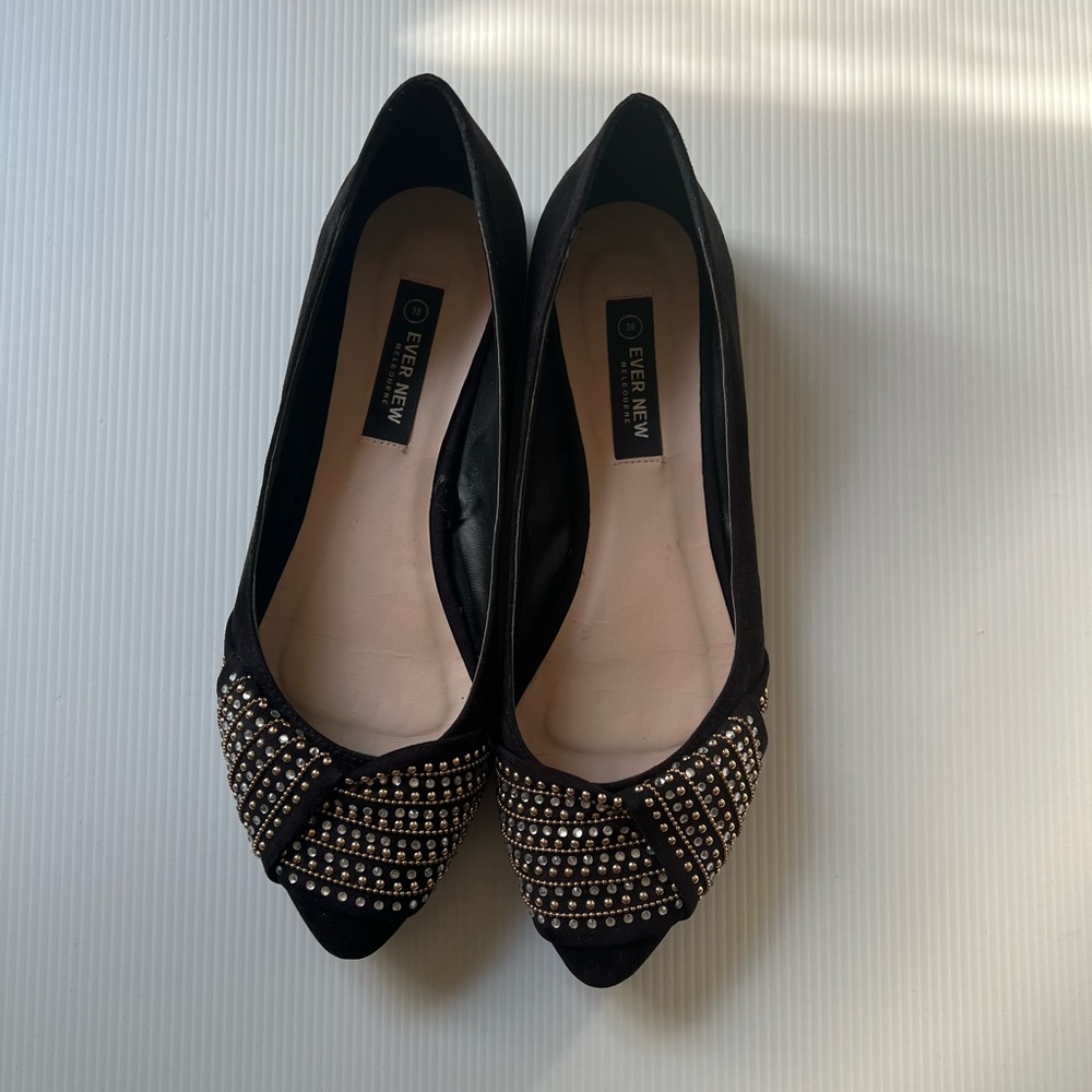 Ballet flats, with rhinestones and gold details